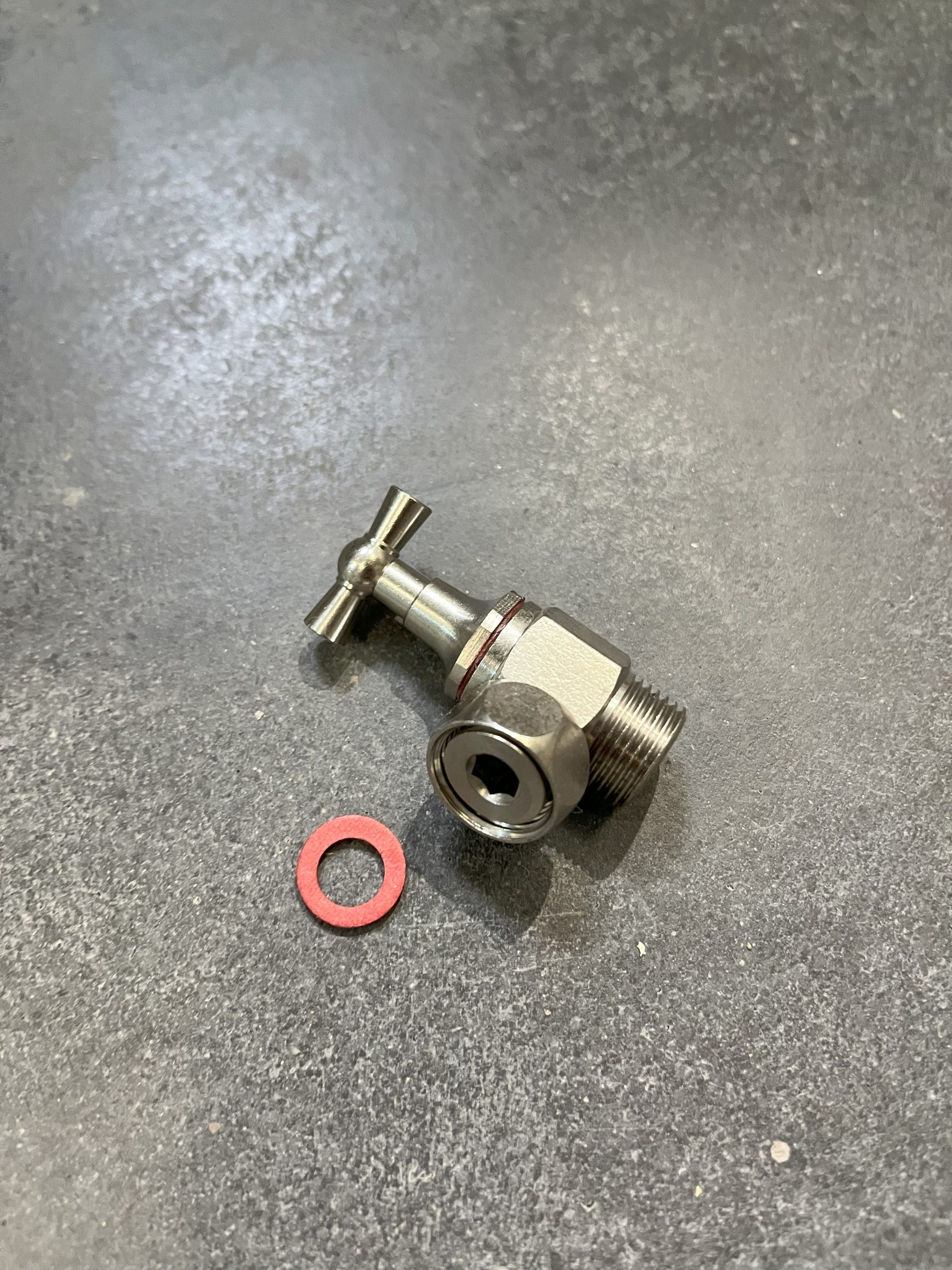 ROBINET CHASSE ARRET EQUERRE R21