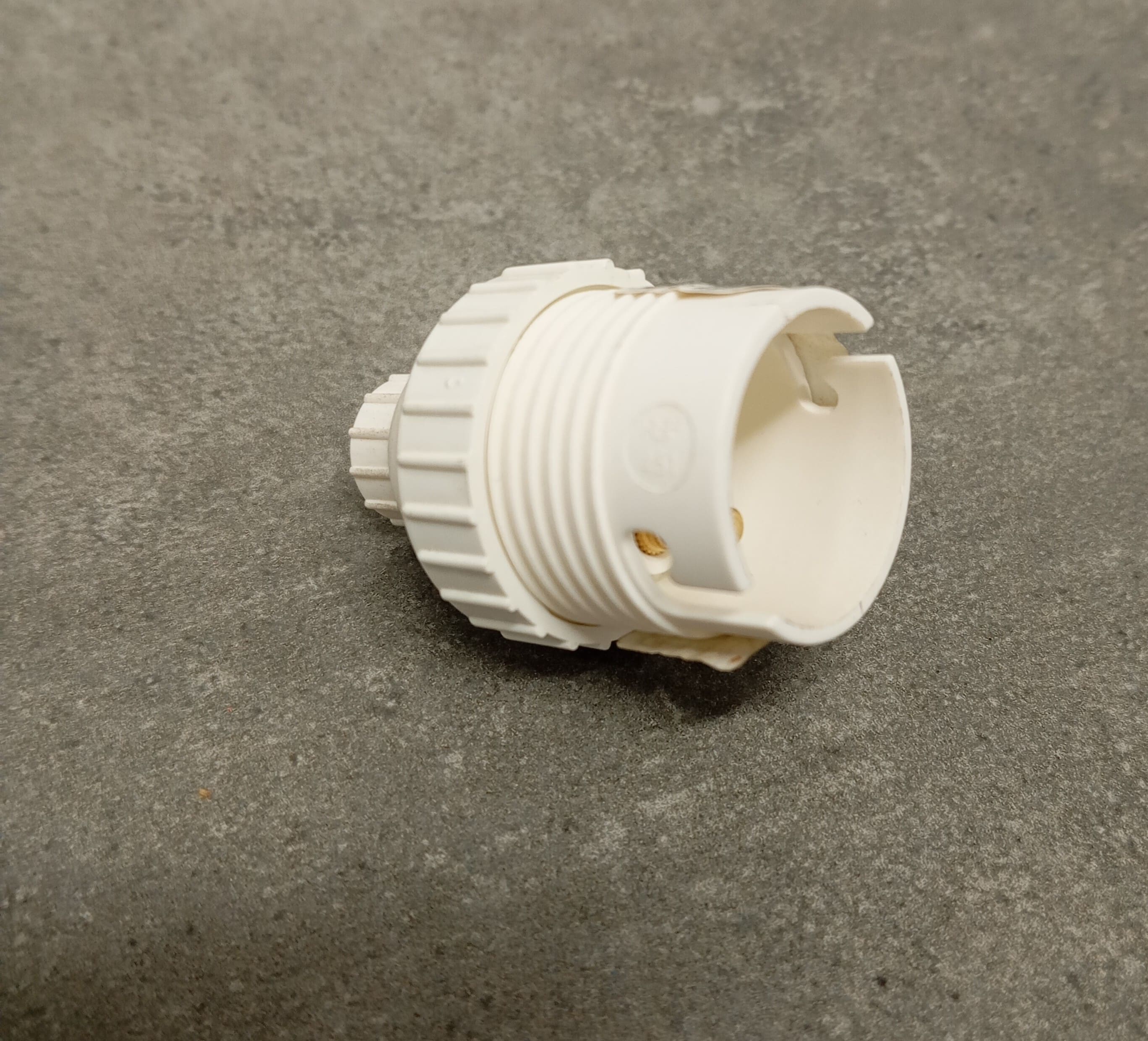 DOUILLE B22 NYLON S.B.   46108