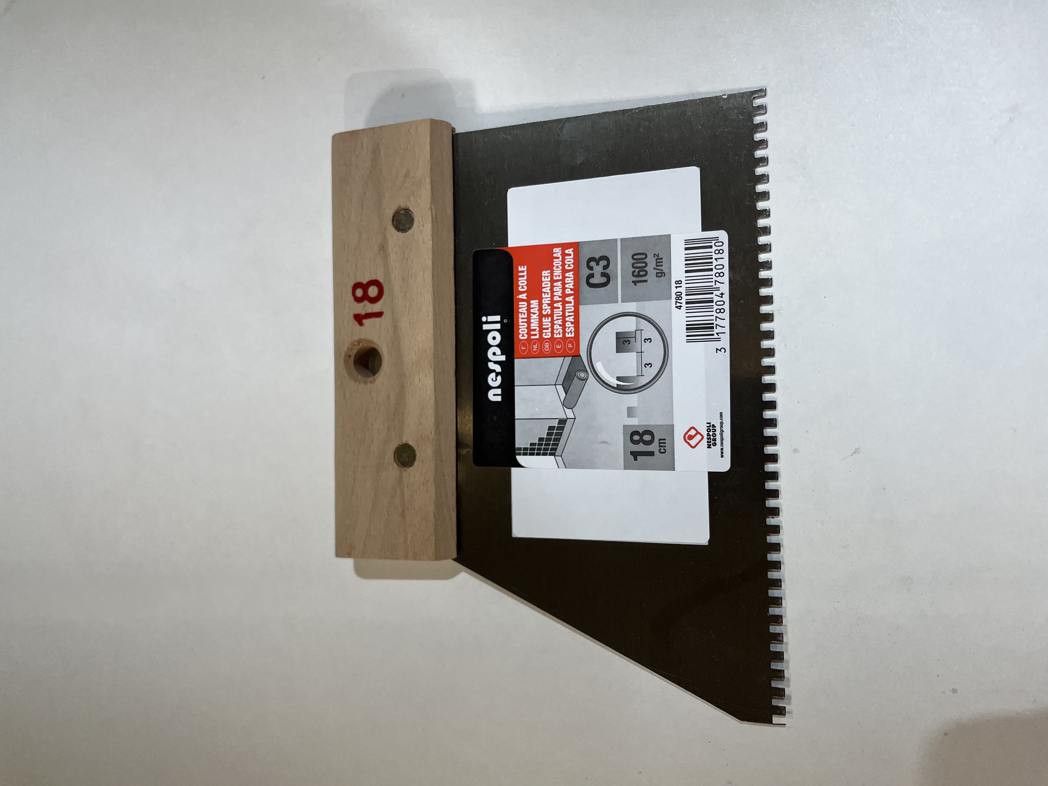 COUTEAU COLLE MOQUETTPARQUETS