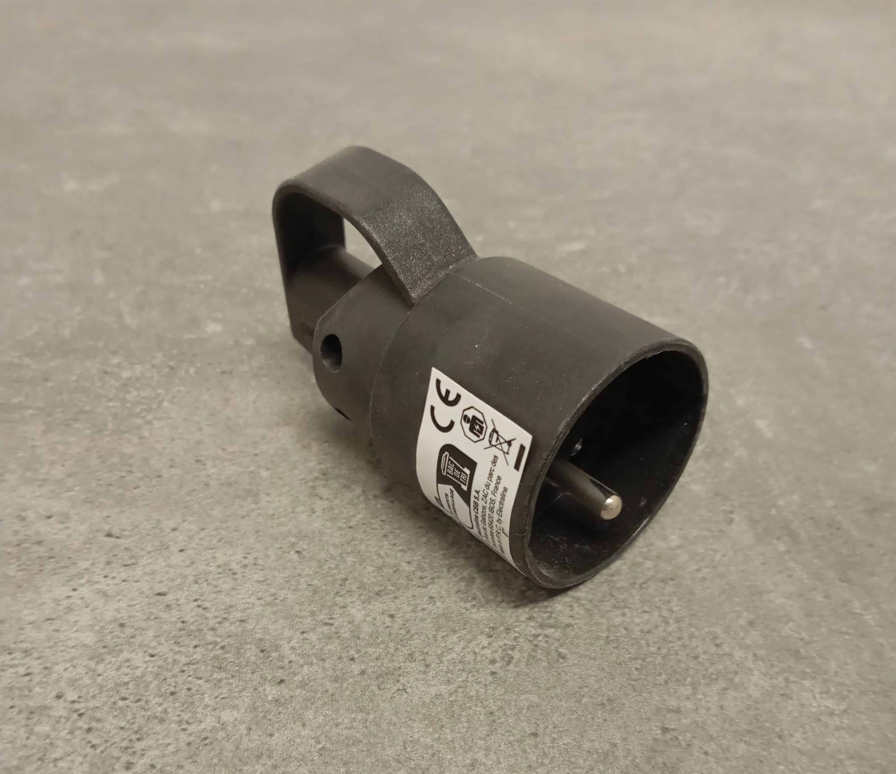 FICHES FEMELLE 2P+T 10/16A ANNEAU NOIR