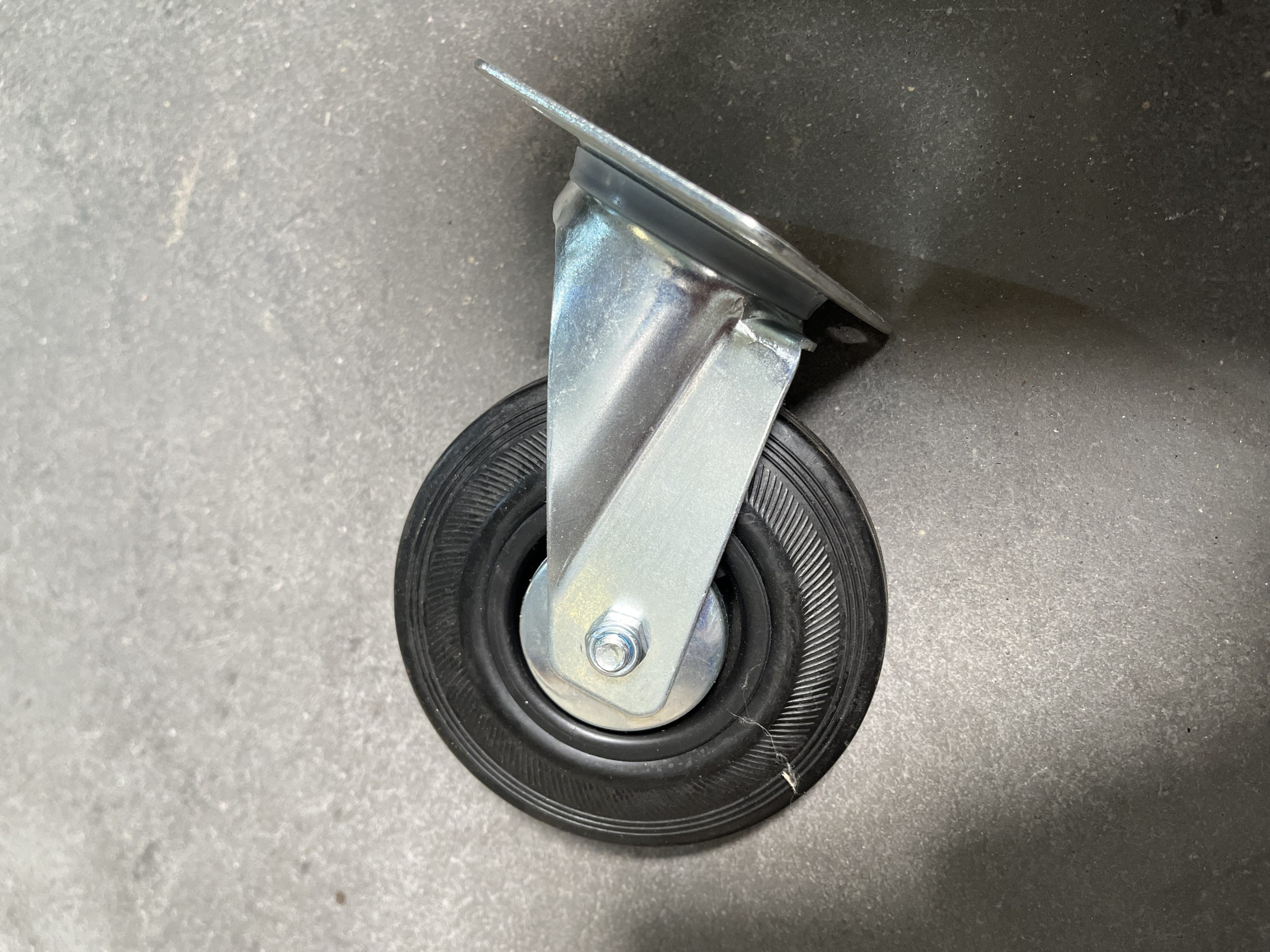 ROULETTE CAOUTCH. D125 NOIR PIVOTANTE