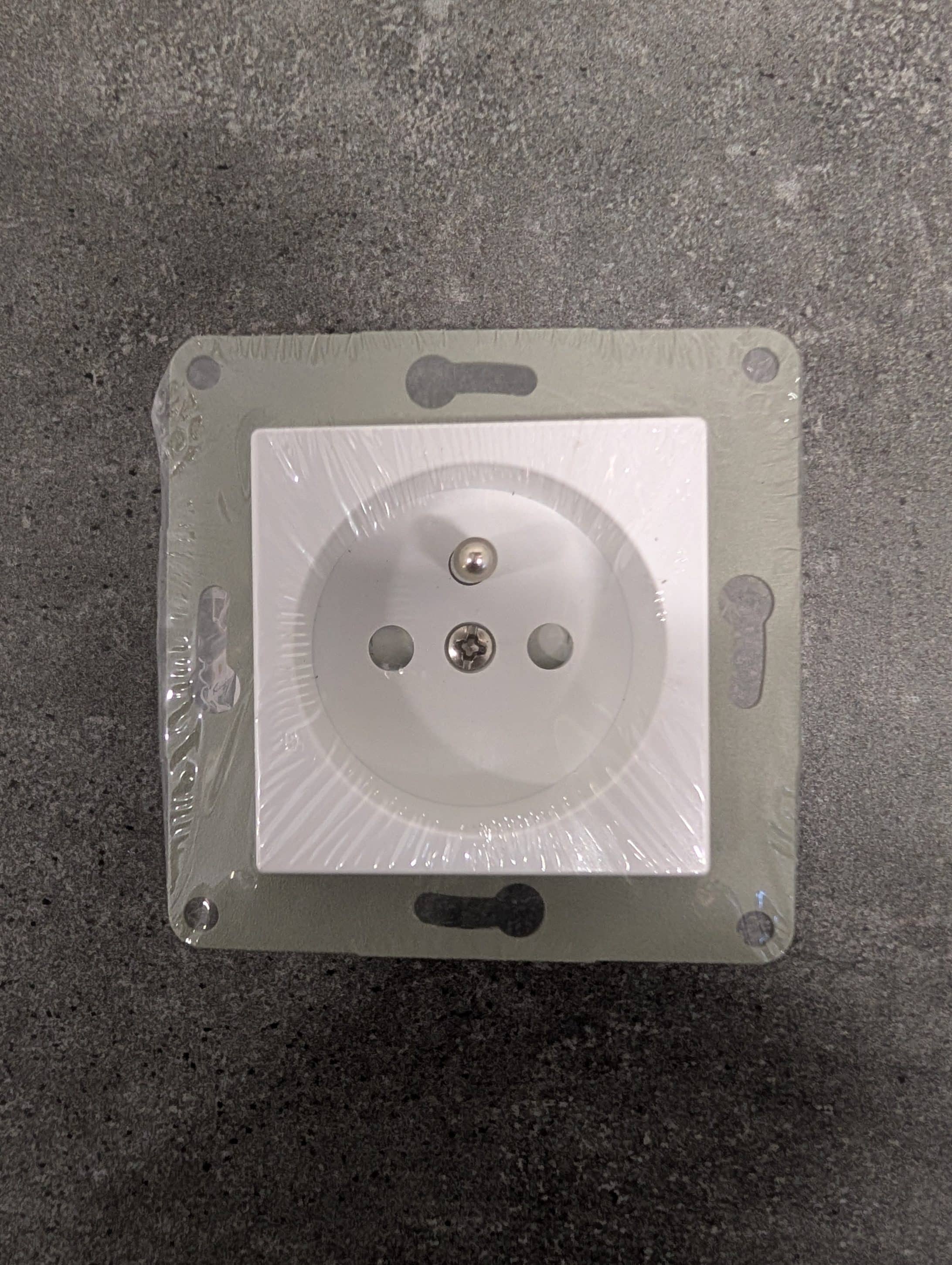 Module Prise 2P +T 16A Blanc BALI