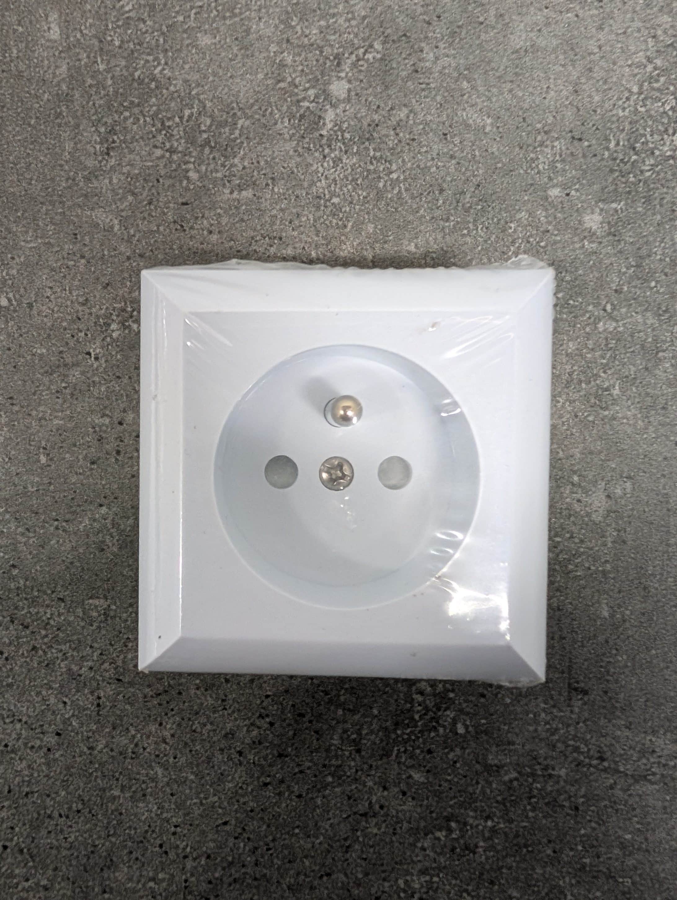 BUSINESS LINE - PRISE 2P+T - 16A