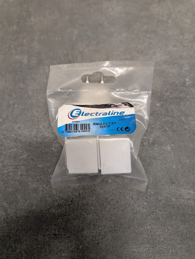 4 ANGLES EXTERIEURS 30X10