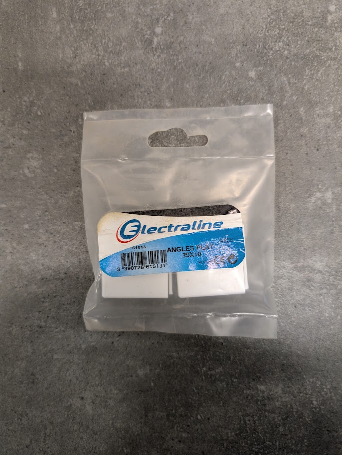 4 ANGLES PLATS 20X10