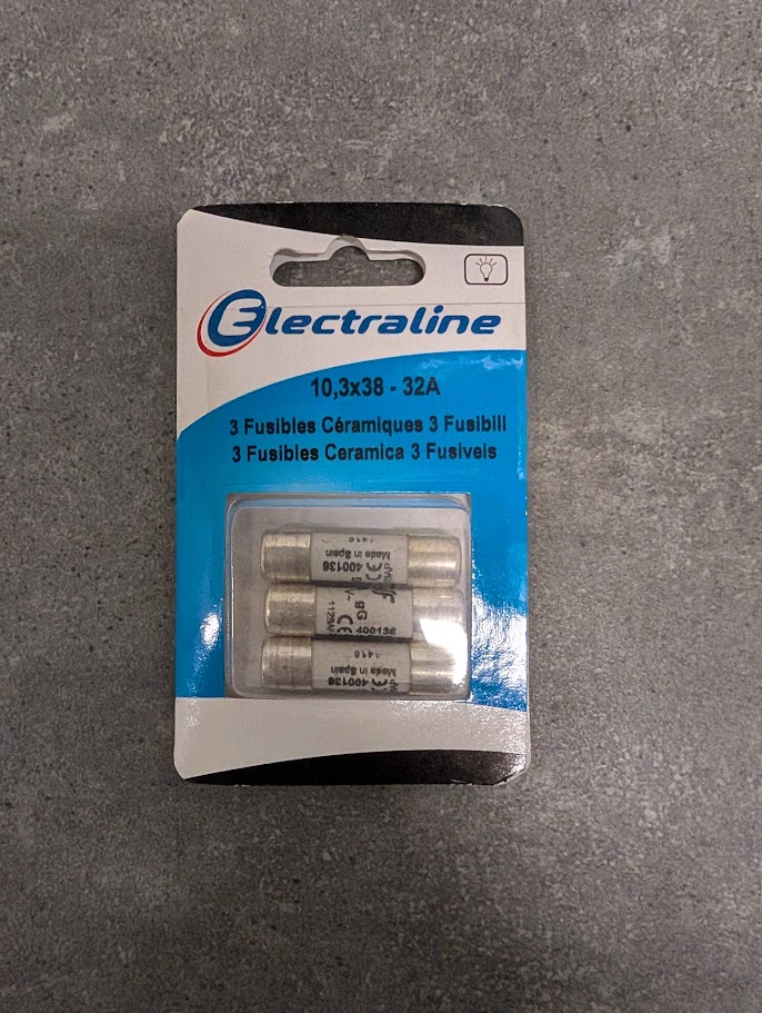 3 FUSIBLES +VOYANT 10,3x38  32A