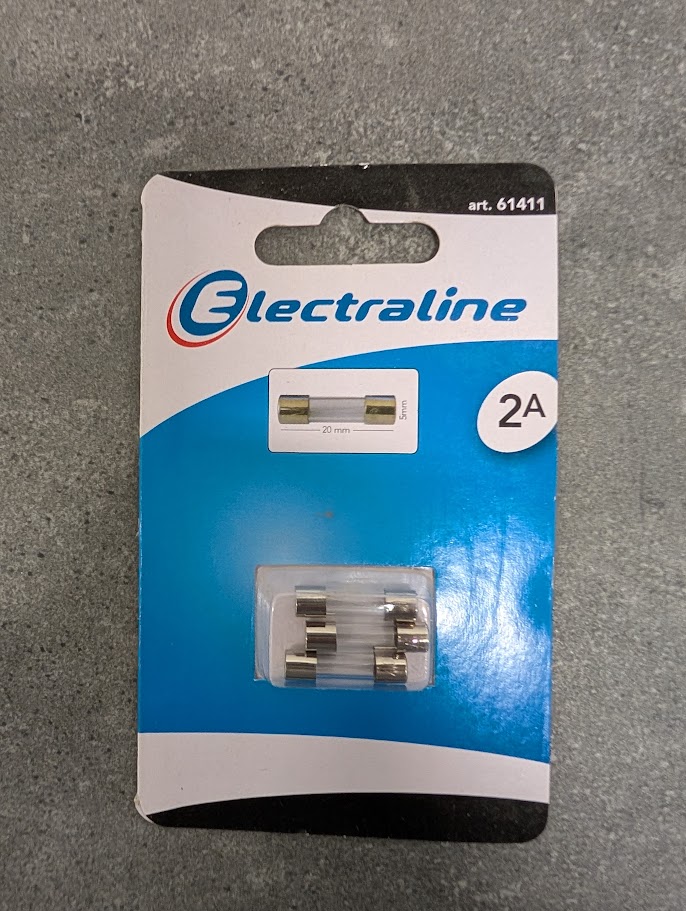 3 FUSIBLES VERRE 5X20 2A