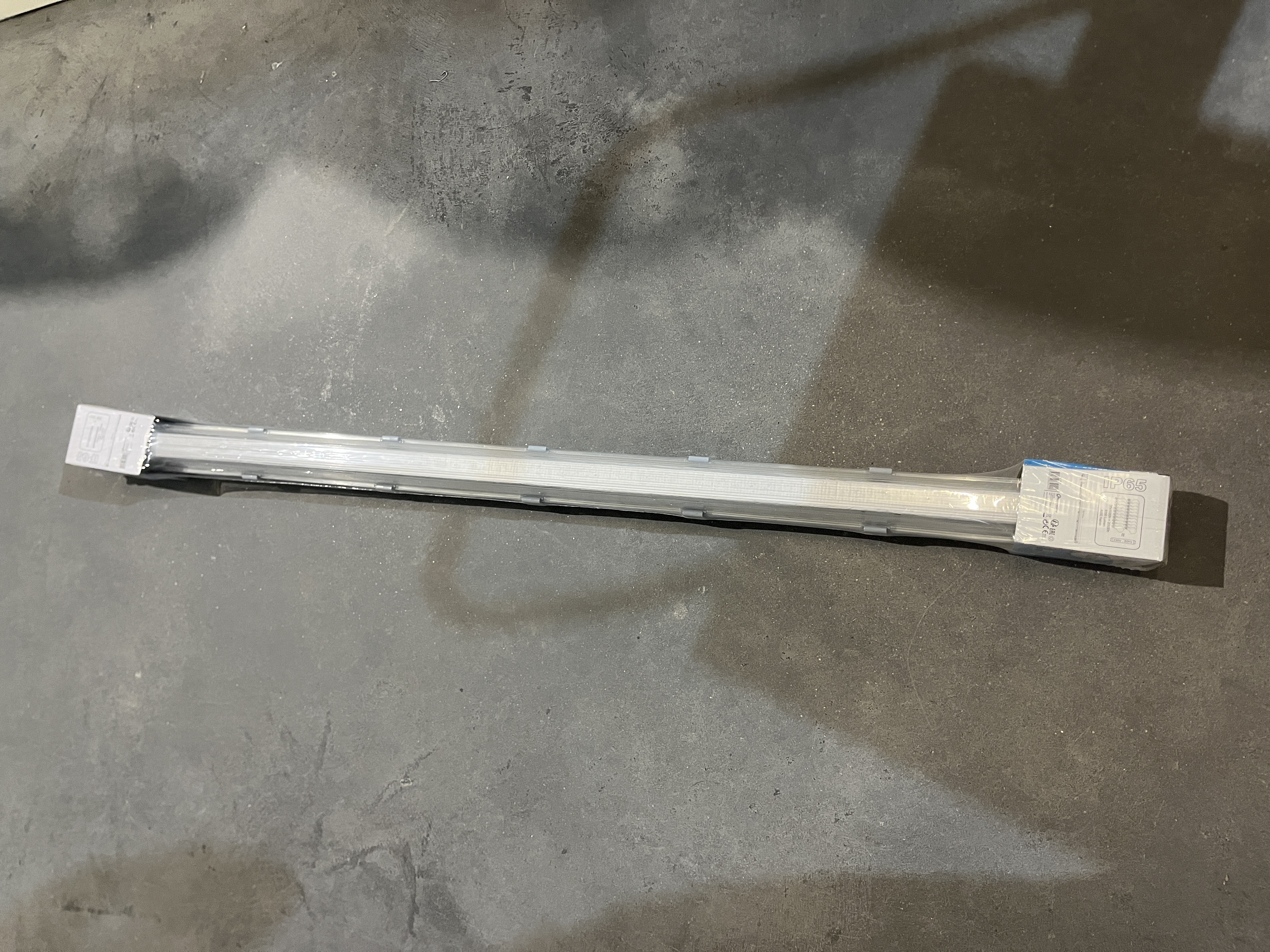 REGLE ETANCHE 1M20 +FLUO 1x36W IP65