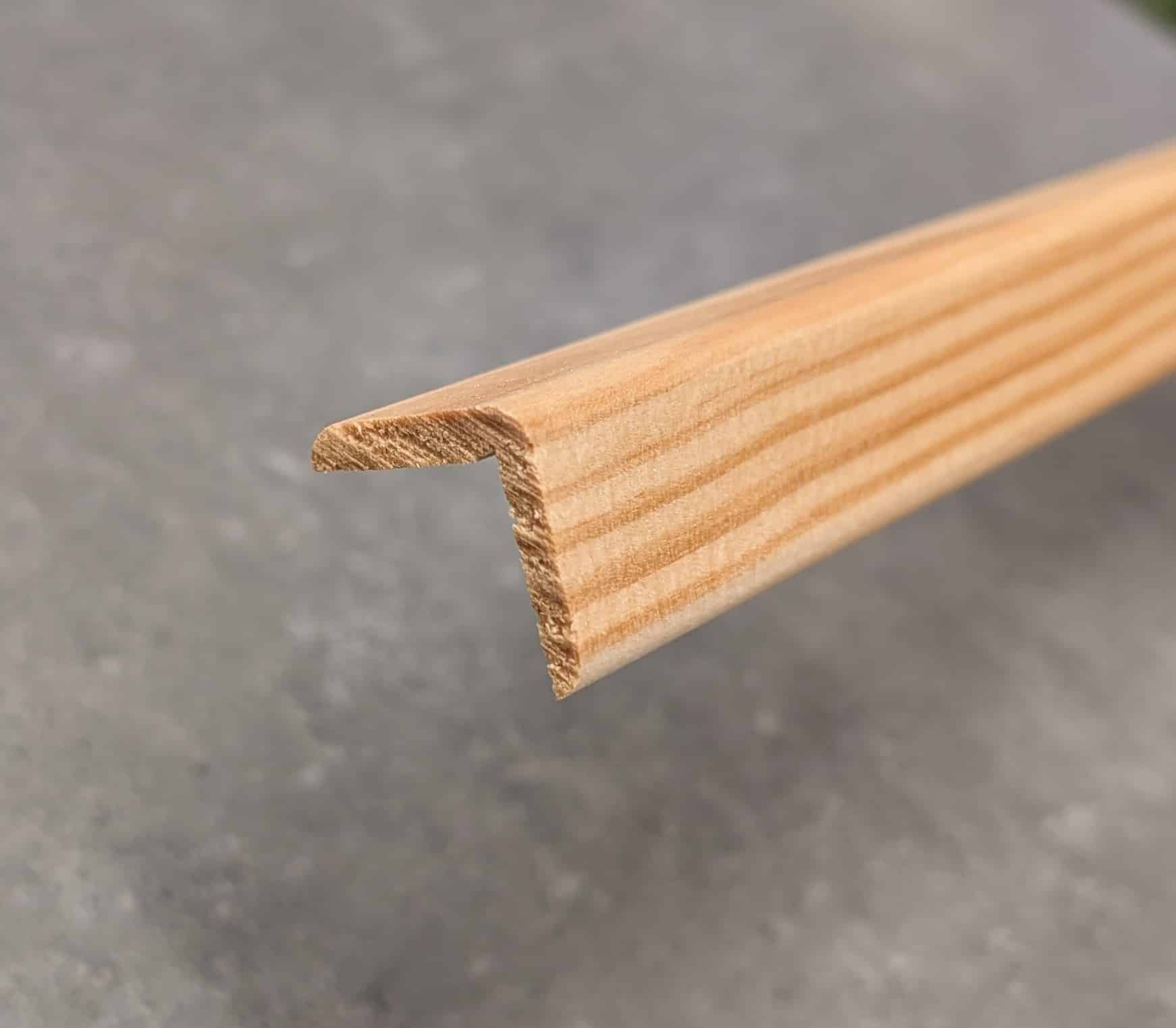 Baguette d'angle 15 2m40