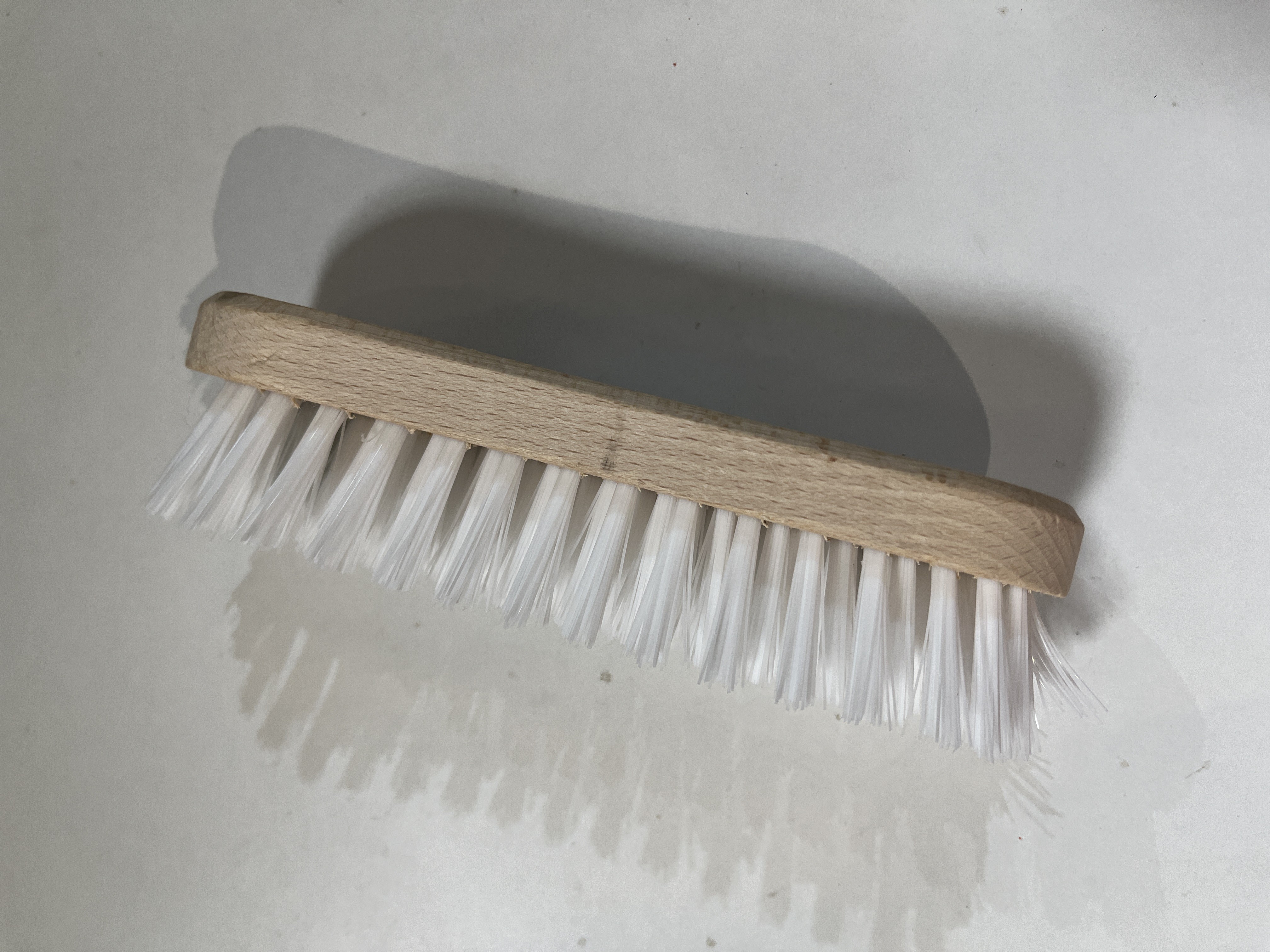 BROSSE LAVER BOMBEE NYLON 25MM