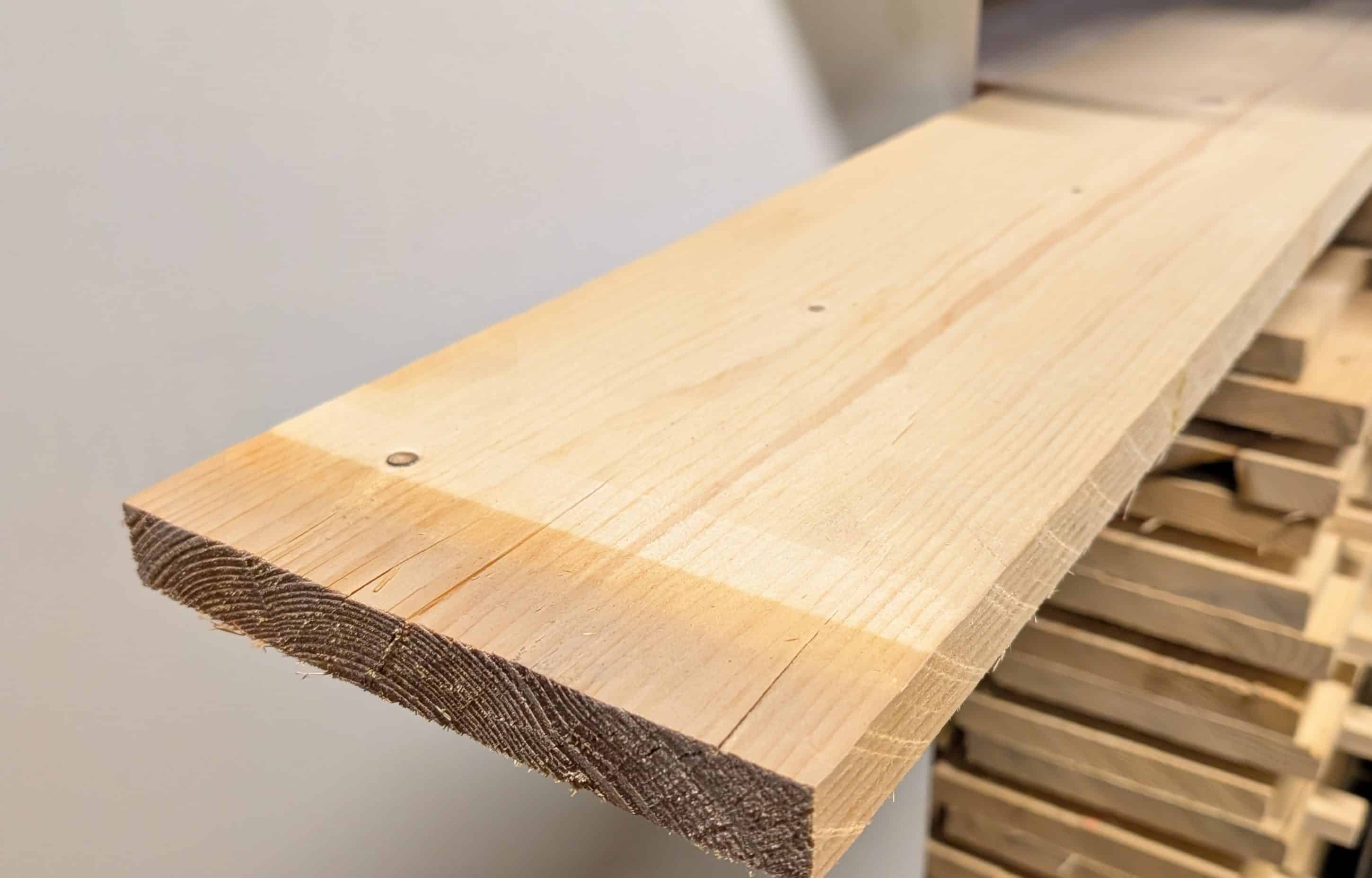 PLANCHE COFFRAGE Ep. 25mm Largeur 200 mm en 3 mL