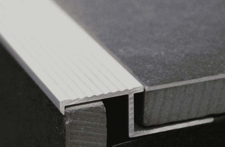 BAGUETTE NEZ DE MARCHE 11MM ALU BROSSE 3M