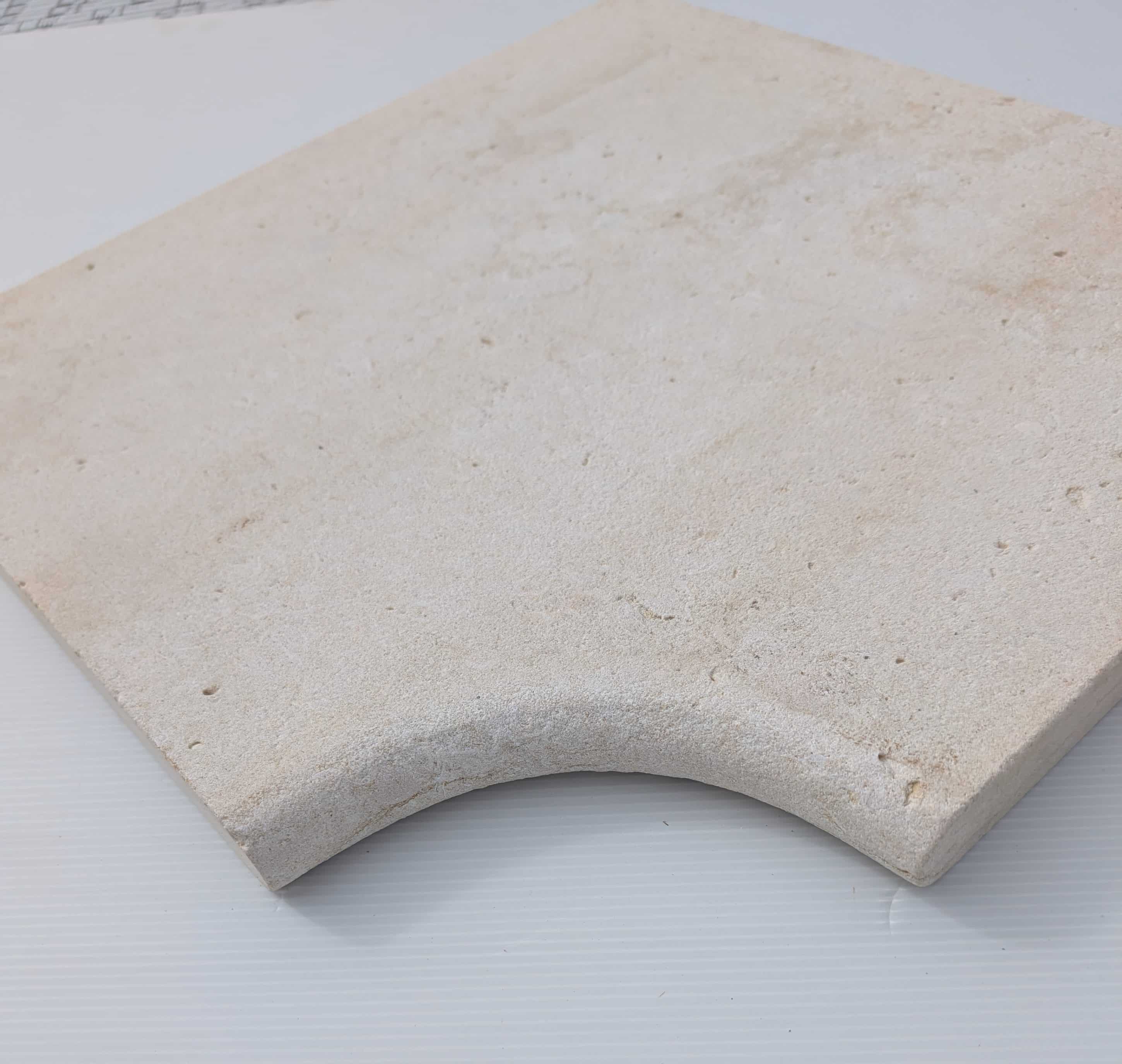 Margelle angle KEMET Sablée bros 45X45 ep 3cm PIERRE NATURELLE