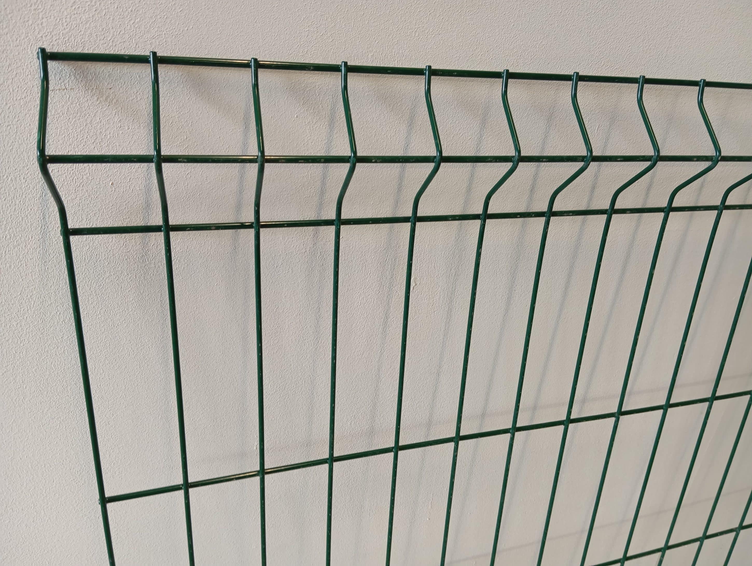 PANNEAU GRILLAGE VERT 2500X1730mm FIL HORIZ 5MM V 4MM maille 200x55mm