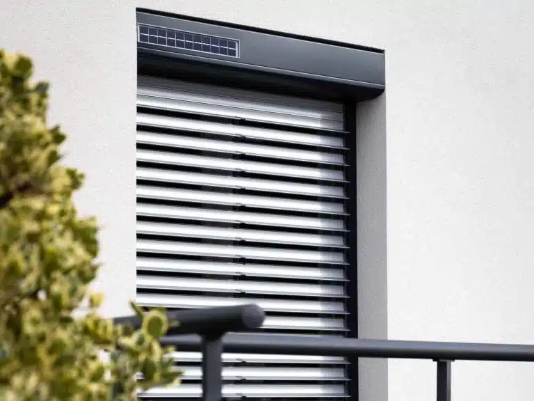 Volet roulant sur mesure Electique ou Solaire