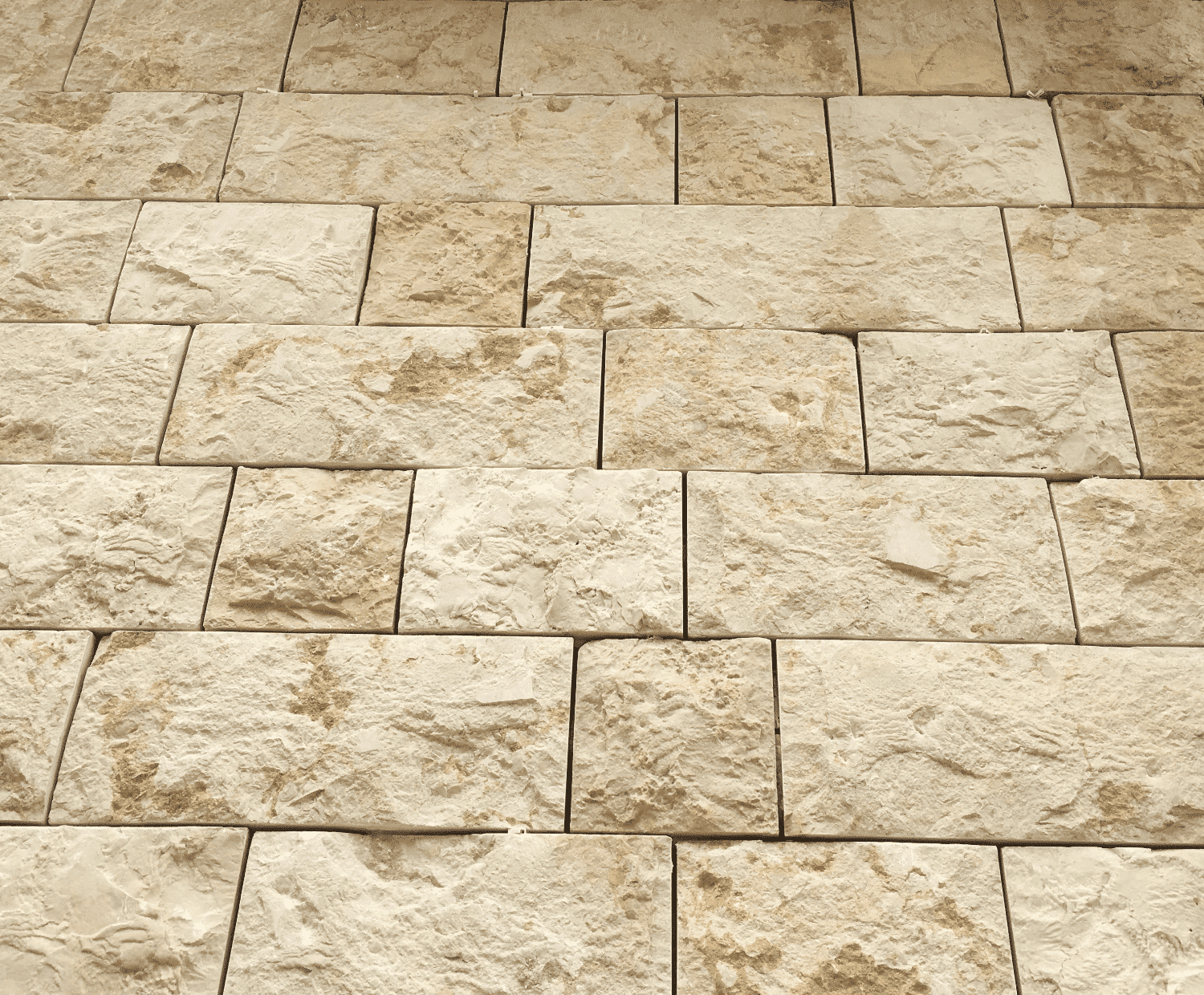 Parements KEMET face tailladée H 10 cm Ep 20-25mm 0.80ml/ligne